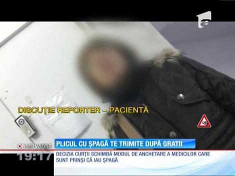 Doctorii şi asistentele care primesc ”mici atenții” riscă să ajungă după gratii