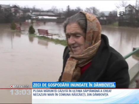 Zeci de gospodării inundate în comuna Răscăeţi, județul Dâmboviţa