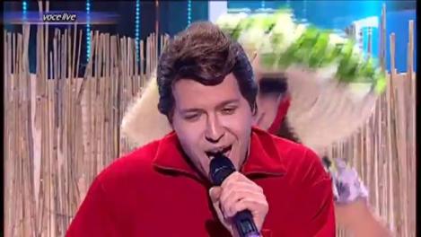Jorge face show la "Te cunosc de undeva" cu "cântecul bikinilor"
