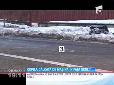O copilă de 13 ani a murit, lovită de o maşină, în faţa şcolii, în Suceava