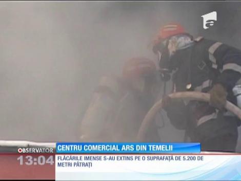 Incendiu puternic într-un centru comercial din Suceava