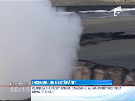 În Suceava, pompierii se luptă cu flăcările de peste 24 de ore