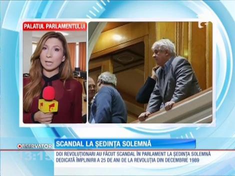 Scandal la şedinţa solemnă dedicată împlinirii a 25 de ani de la Revoluţia din decembrie 1989