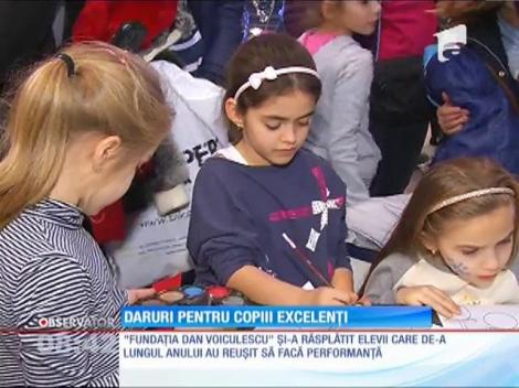 Moş Crăciun a ajuns cu sacul plin la clubul de excelenţă "Dan Voiculescu"