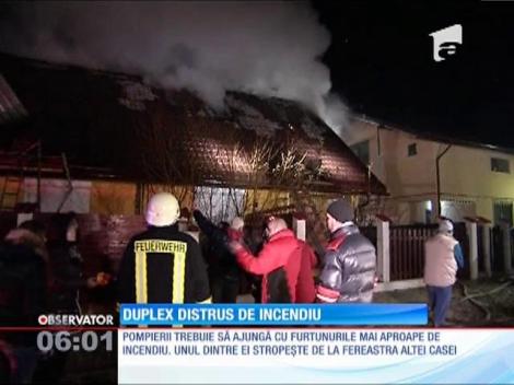 Duplex distrus de incendiu, în București