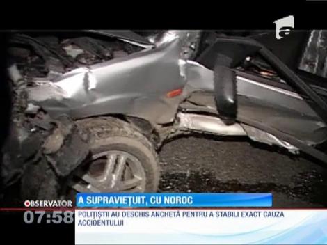 Un tânăr a scăpat cu viaţă dintr-un accident rutier
