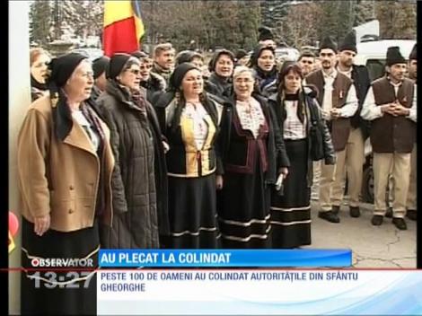 Autorităţile din Sfântu Gheorghe, colindate cu în limba română