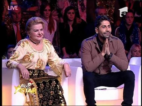 Colinde magice de Crăciun! Concurenții "Next Star" Ingrid Boengiu, Mihai Ştefan și Larisa Carlugia au cântat pentru Flori