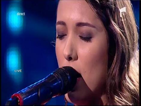 Duel: Whitney Houston - "One Moment In Time".  Vezi interpretarea Adinei Răducan, la X Factor!