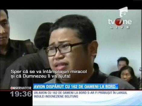 Avion dispărut cu 162 de oameni la bord