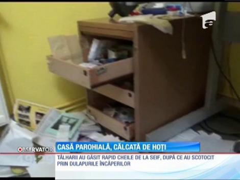 Casa parohiala din Bocşa a fost călcată de hoţi