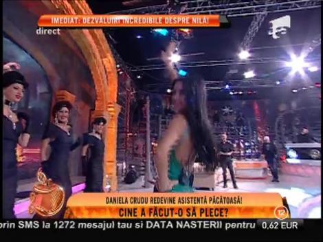 Revenire spectaculoasă! Daniela Crudu s-a întors în rolul de asistentă la "Un Show Păcătos" şi e mai strălucitoare ca niciodată