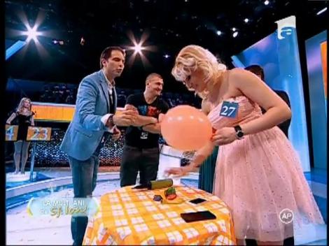 Cum să faci o husă de telefon cu ajutorul unui balon!