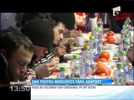 Sute de oameni fără adăpost au primit o masă caldă în ziua de Crăciun