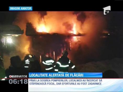 O casă din Maramureş a fost devastată de un incendiu
