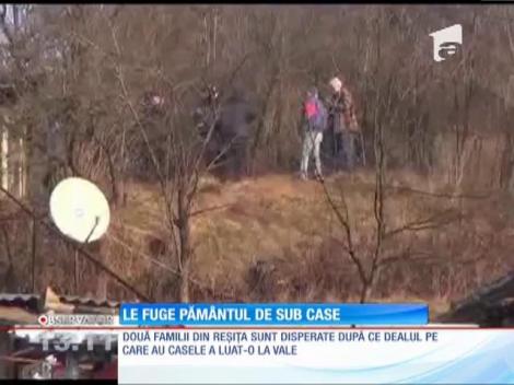 Le fuge pământul de sub case