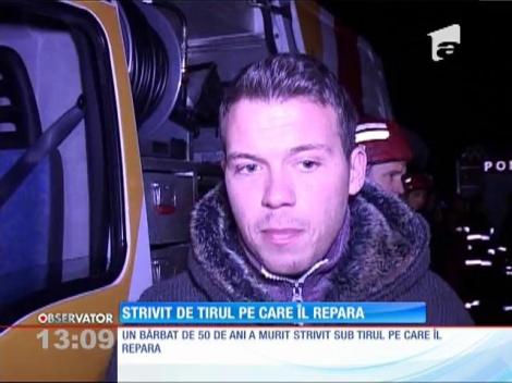 Strivit de TIRUL pe care îl repara