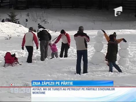 Mii de turiști pe pârtiile din stațiunile montane