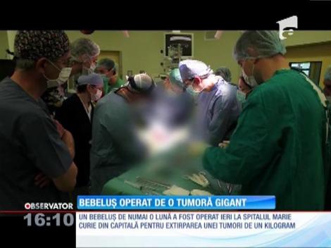 Un bebeluş, operat cu succes pentru extirparea unei tumori gigant