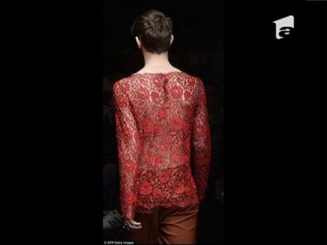 Mircea Badea râde de noua colecție masculină a unei cunoscute case de modă