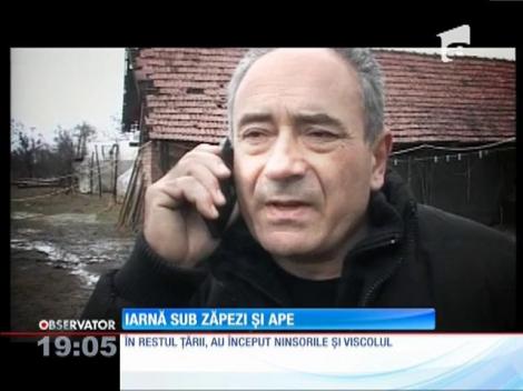 Iarnă sub zăpezi și ape