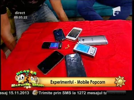 Experimentul Mobile Popcorn, la Neatza! Cum să faci floricele cu undele de la telefon