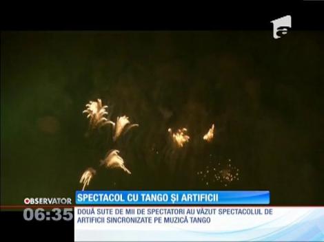 Spectacol impresionant de artificii sincronizate pe muzică tango, în Argentina
