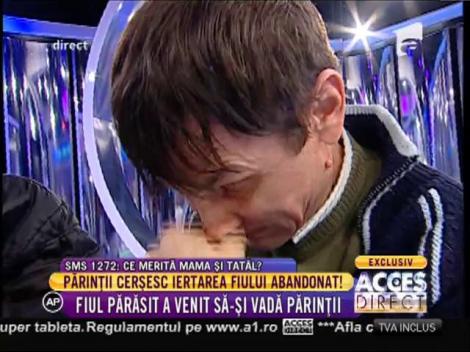 Reîntâlnire emoționantă, după 18 ani! Abandonat de părinți, când era bebeluș, Andrew s-a întors! Care au fost primele cuvinte pe care i le-a spus mamei