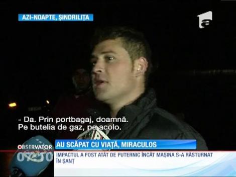 Maşină spulberată de un TIR