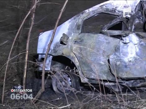 Un tânăr a murit carbonizat în propria maşină,  pe un drum din judeţul Sibiu