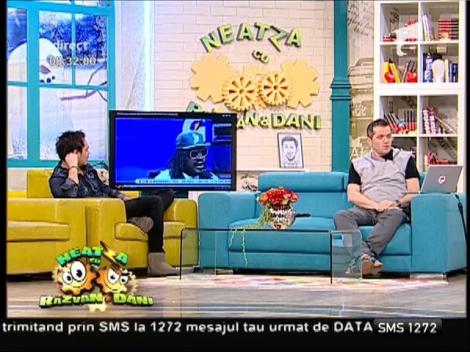 Smiley News: Cum se fură în Rusia un preș din fața unei case de amanet