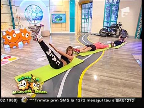 Ooo, atââât de senzuale! Ana şi Bianca, cele două eleve ale lui Florin Neby, s-au unduit mai incendiar ca niciodată