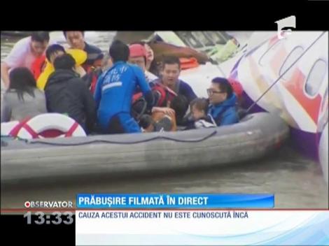 Avion cu 58 de oameni la bord s-a prăbuşit într-un râu
