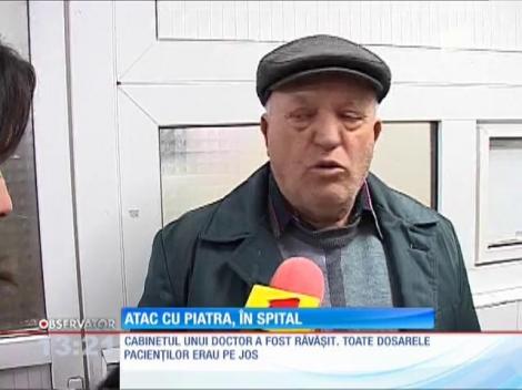 Atac cu pietre, în spital