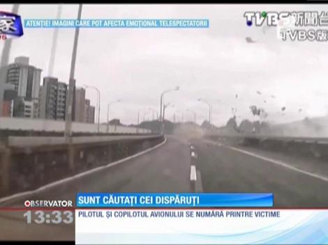 15 oameni au fost găsiţi în viaţă în accidentul aviatic din Taipei