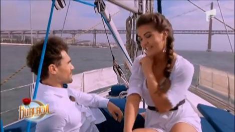 A îndrăznit și a primit! Monica i-a oferit burlacului un moment de intimitate: "A cerut, iar mie nu mi-a displăcut!"