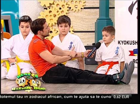 Aşa cevaaa...Rai ai ocazia să vezi! Nişte puşti au făcut o demonstraţie inedită de shotokan