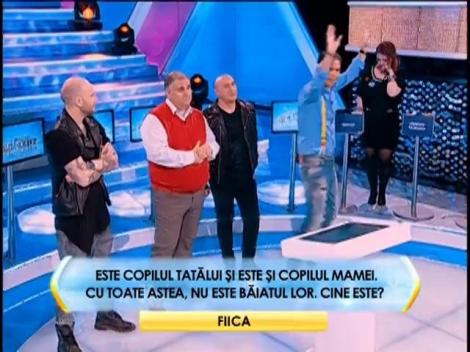 Runda 2: Este copilul tatălui şi este şi copilul mamei.Cu toate astea, nu este băiatul lor. Cine este?