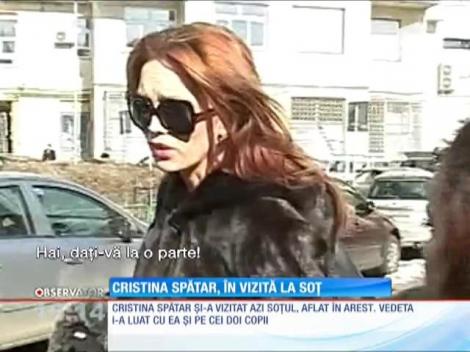 Cristina Spătar, în vizită la soțul ei