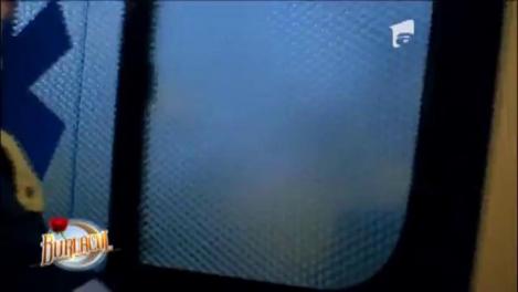 Panică sau strategie de cucerire? Roxana a fost luată de salvare, iar Burlacul a dat fuga la spital