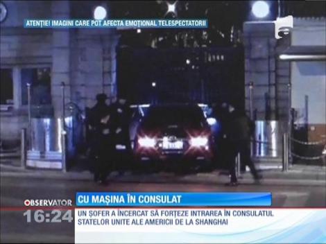 Un şofer a încercat să intre în curtea consulatului american din Shanghai