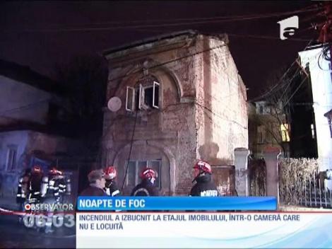 Incendiu puternic într-un imobil din Capitală