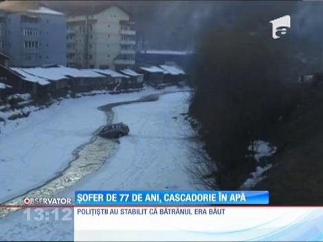 Şofer de 77 de ani, cascadorie în apă