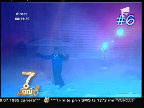 Smiley News: Cea mai lungă căzătură din istoria catwalk-ului