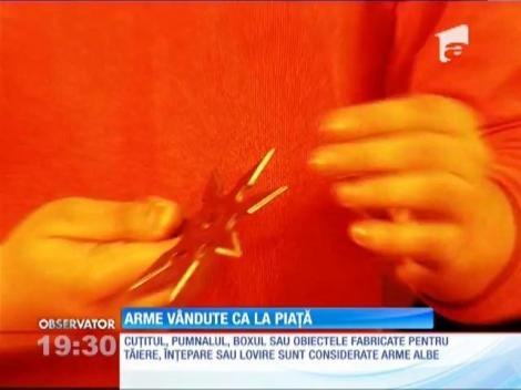 Vânzătorii din piaţă fac afaceri pe muchie de cuţit. Vând săbii şi macete şi negociază preţul la sânge