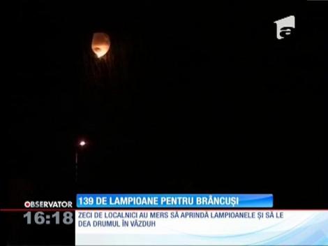 139 de lampioane pentru Brâncuşi!