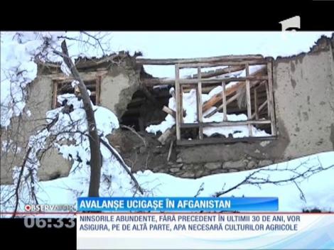 Avalanşe masive în Afganistan: 120 de oameni şi-au pierdut viaţa