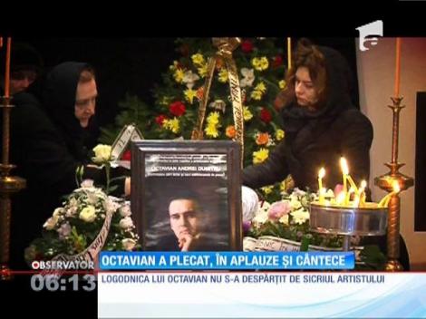 Cu partituri în mâini, colegii au plâns lângă sicriul lui Octavian Dumitru