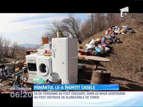 Case distruse de alunecări de teren