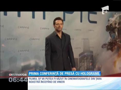 Prima conferință de presă cu holograme